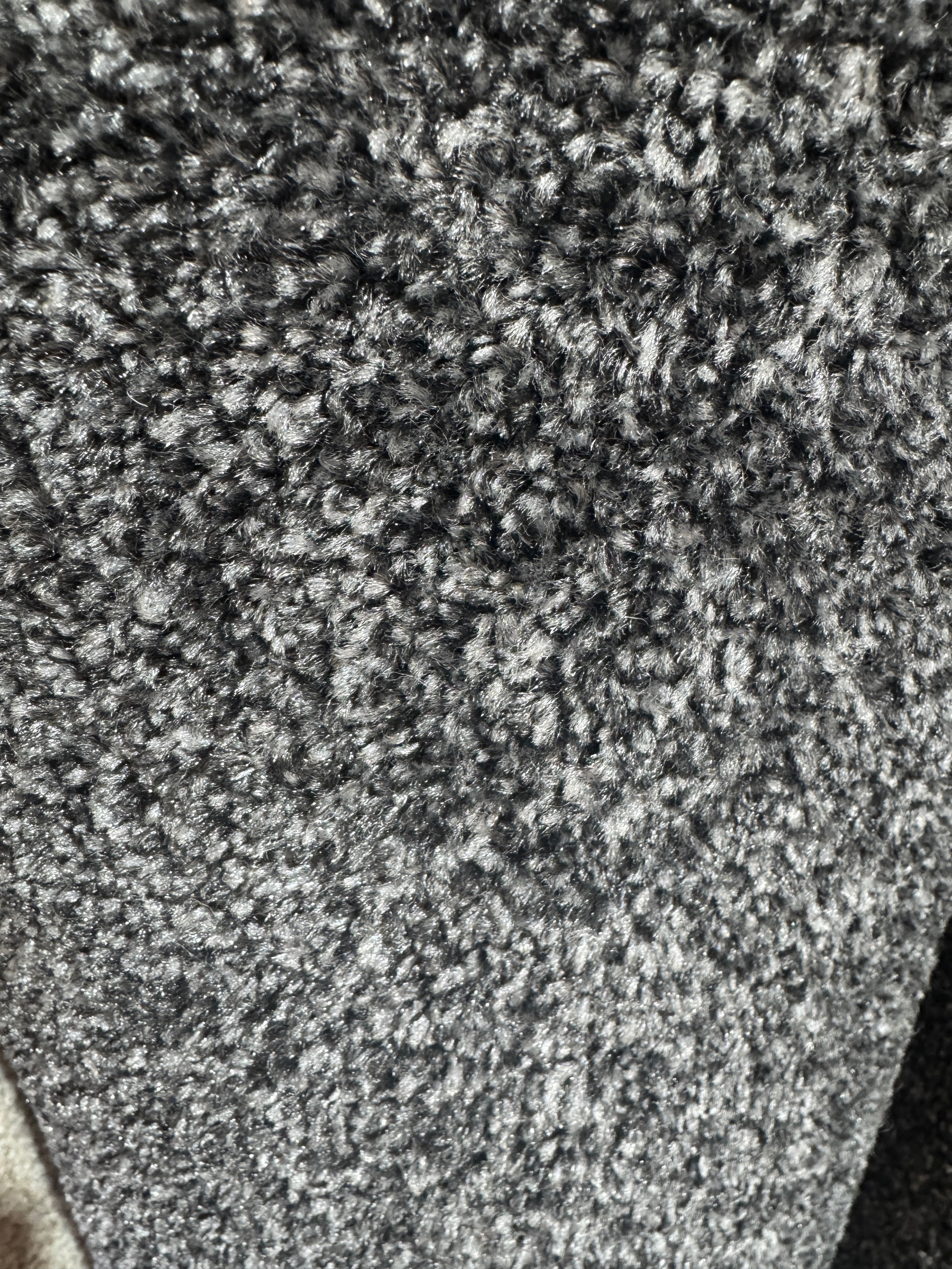 (C09) 4.1 x 4m (13'5"x13'1") Capet Remnant