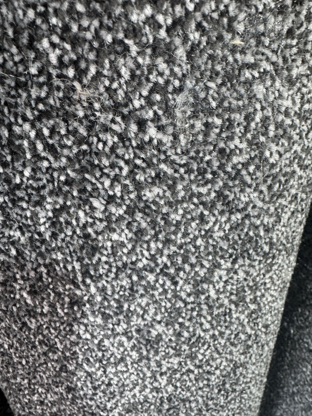(C10) 2.7 x 4m (8'10"x13'1") Capet Remnant