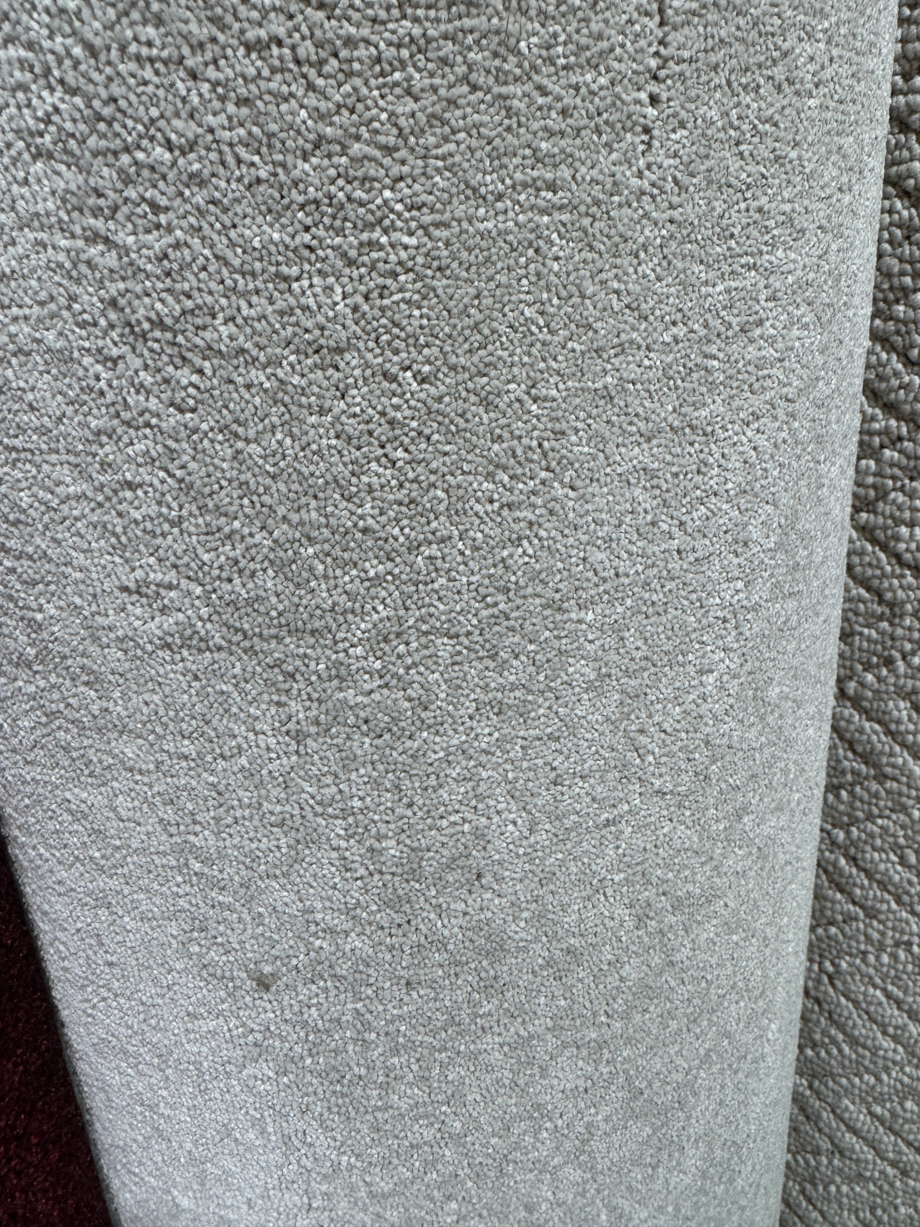 (C14) 3.39 x 4m (11'1"x13'1") Capet Remnant