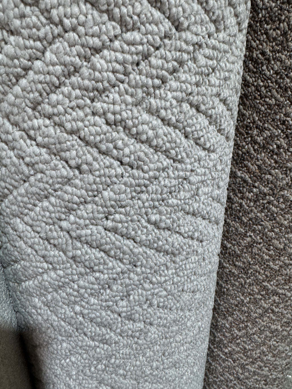 (C15) 2.5 x 4m (8'2"x13'1") Capet Remnant