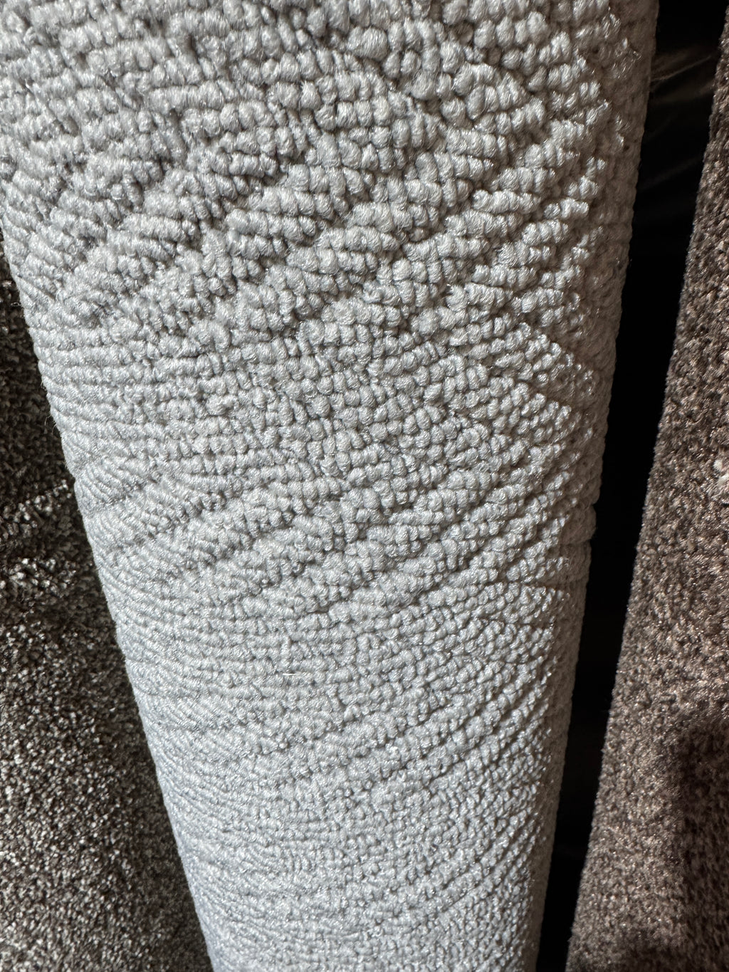 (C18) 2.7 x 4m (8'10"x13'1") Capet Remnant