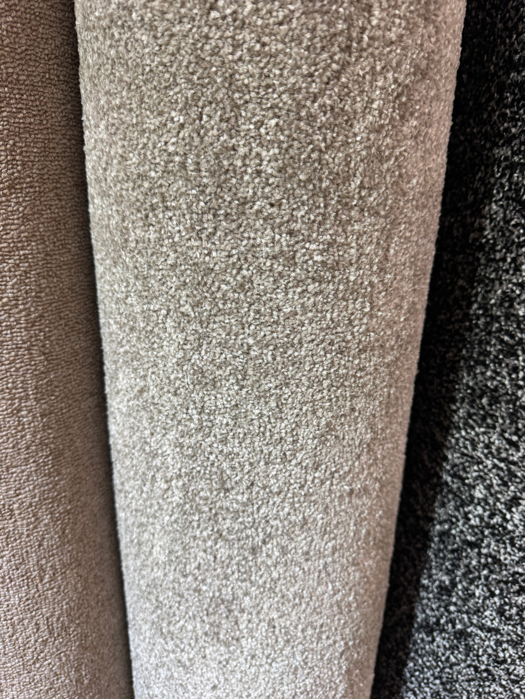 (C22) 2.6 x 4m (8'6"x13'1") Capet Remnant