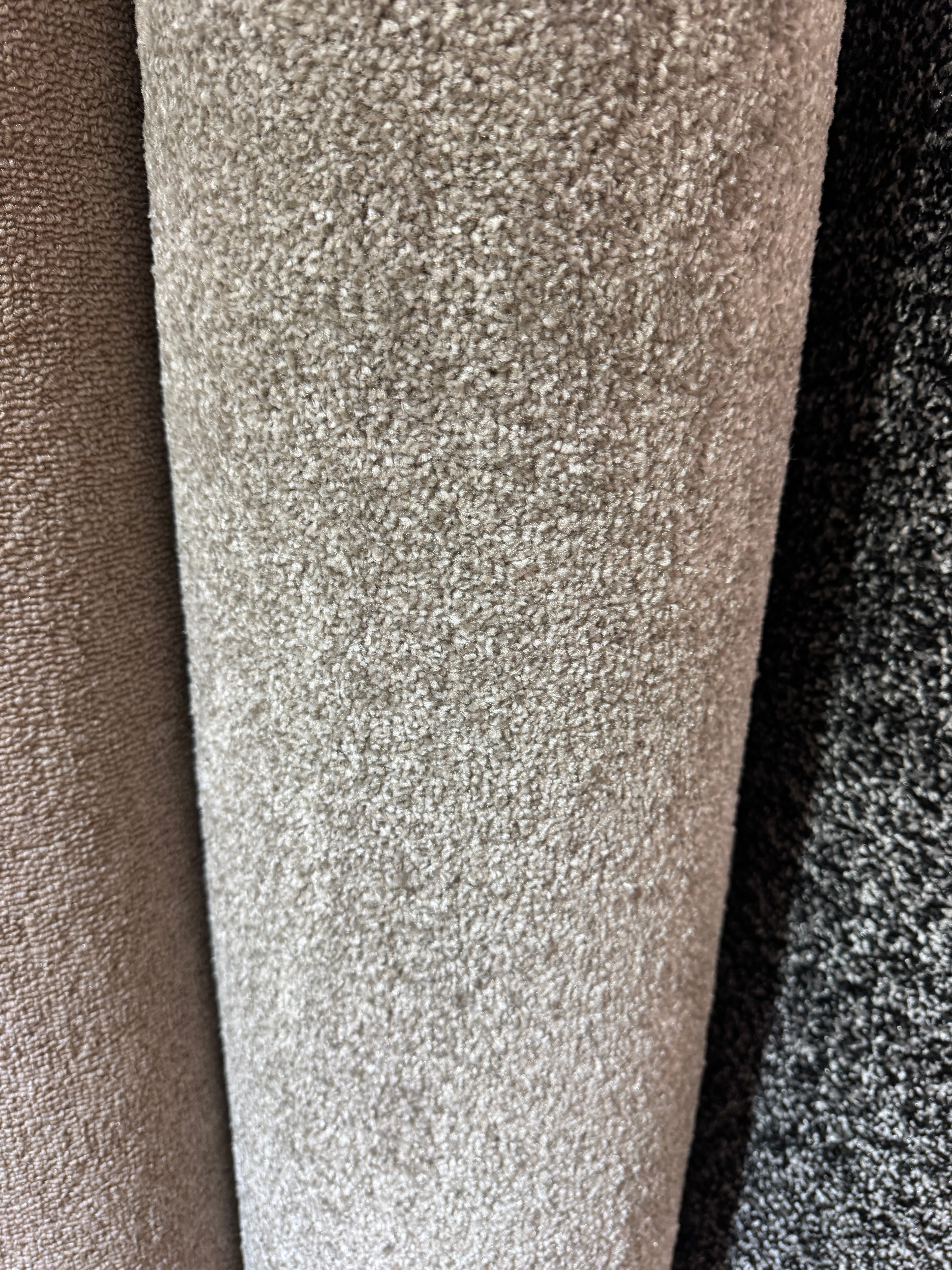 (C22) 2.6 x 4m (8'6"x13'1") Capet Remnant