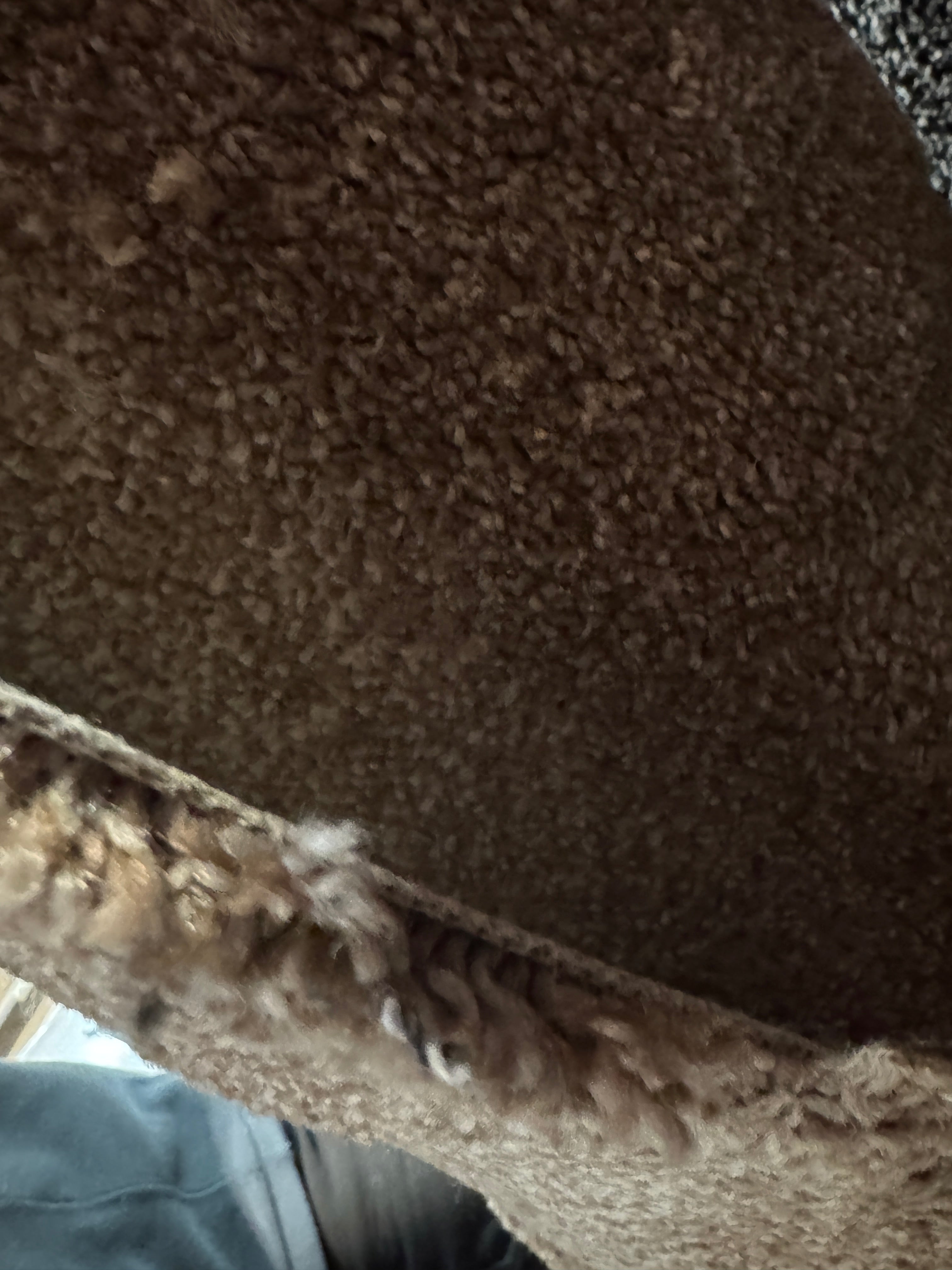 (C24) 3.3 x 4m (10'9"x13'1") Capet Remnant