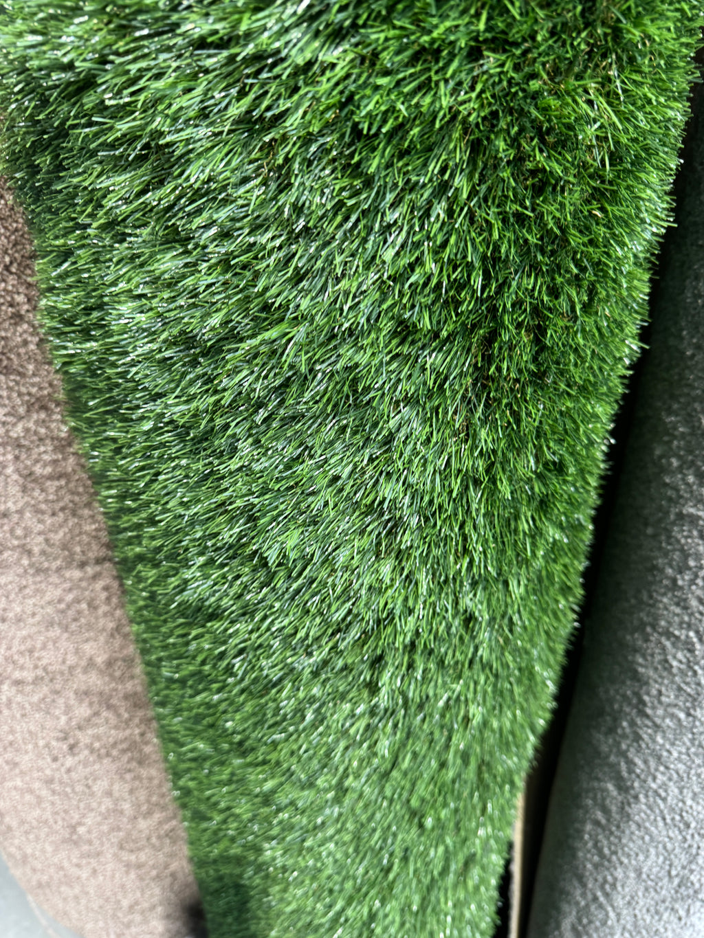 (C27) 3 x 4m (9'10"x12'1") Capet Remnant