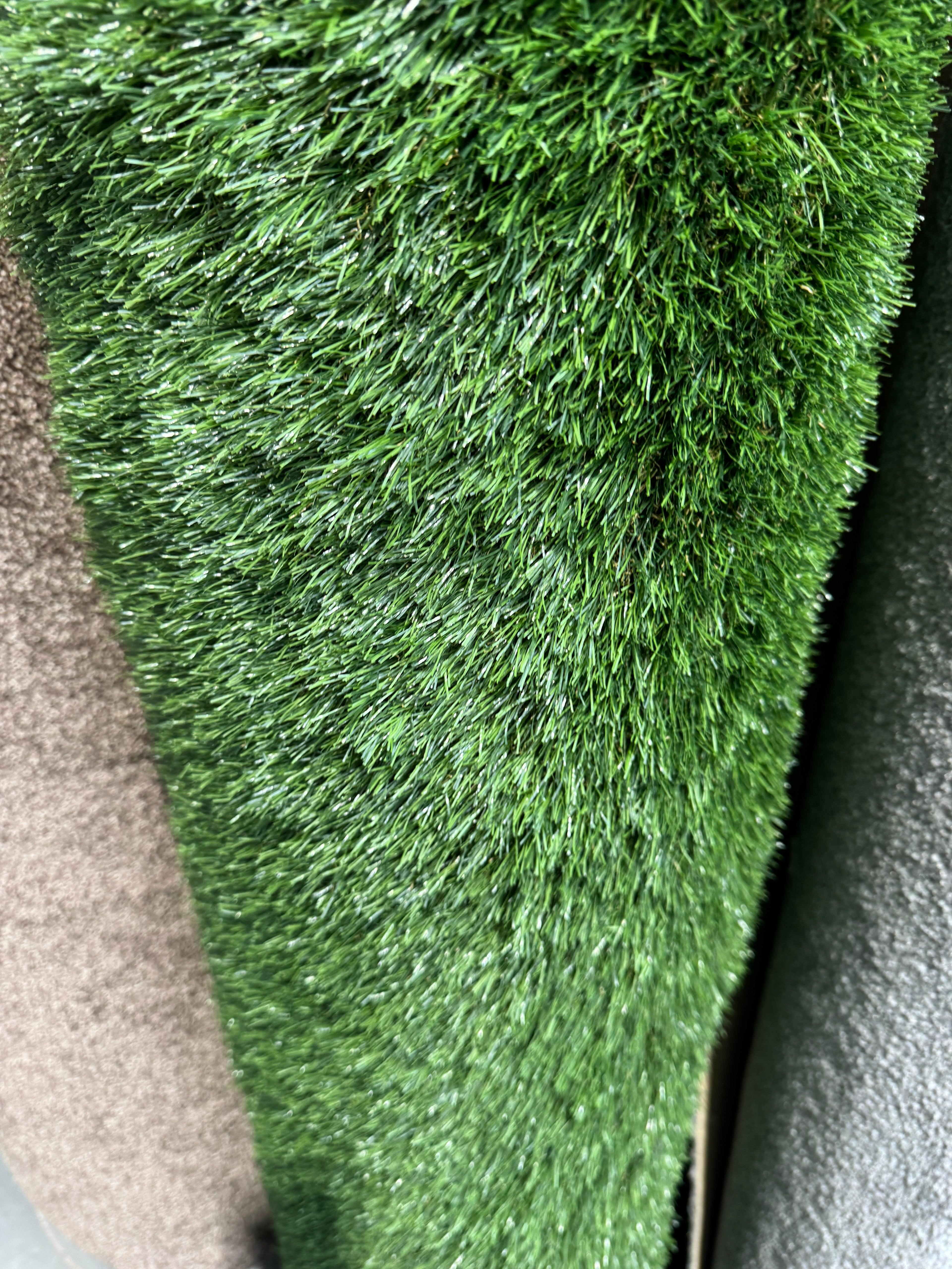 (C27) 3 x 4m (9'10"x12'1") Capet Remnant